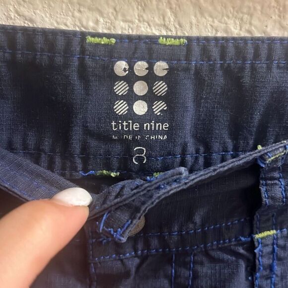 ✨Title Nine Blash Capri Navy Sz 8 Pants✨ - Picture 4 of 6